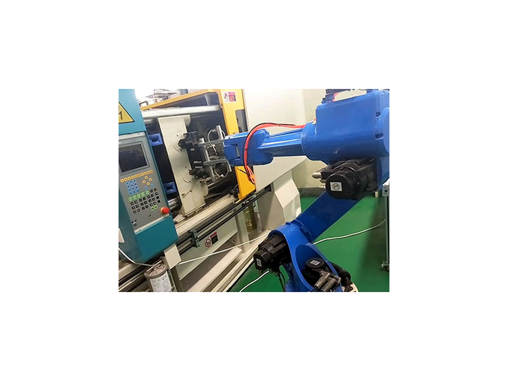 关节机器人自动上下料